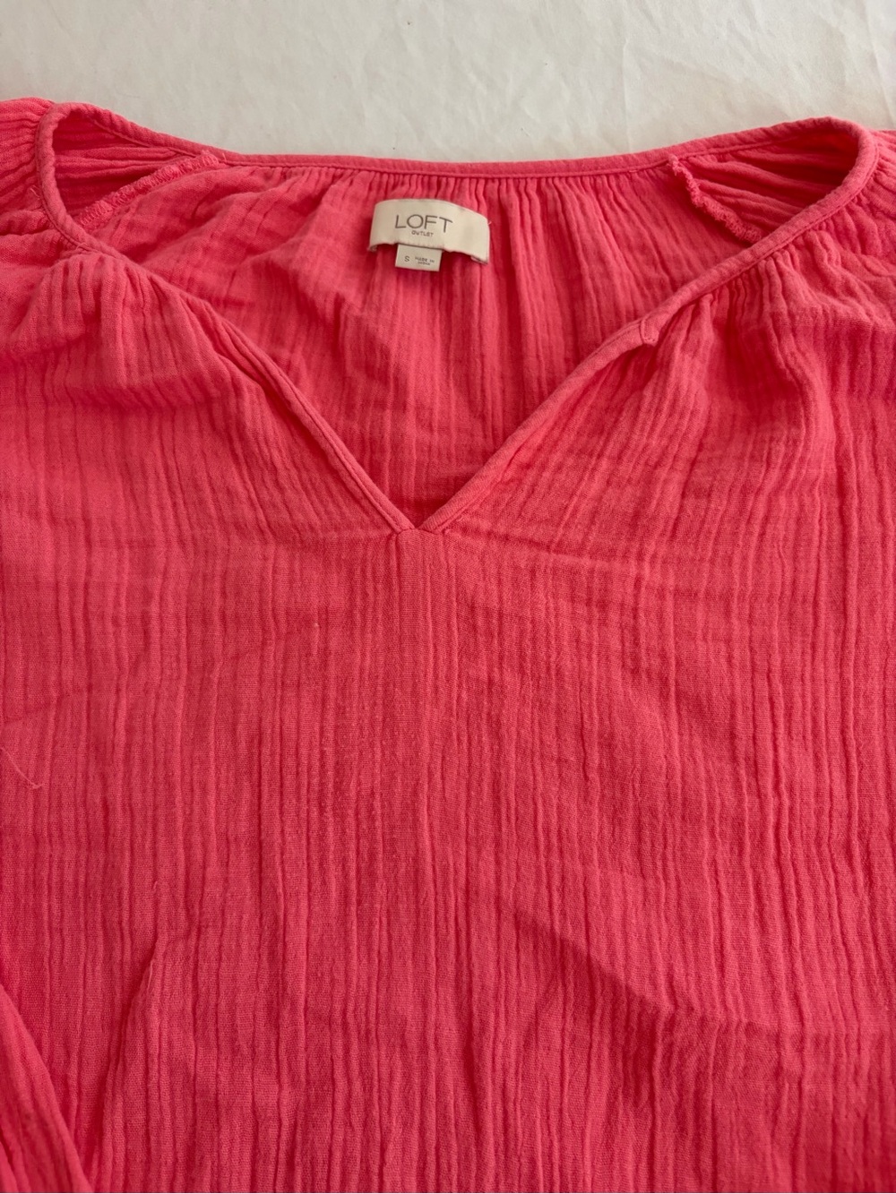 LOFT Pink Crinkle Gauze Blouse Womens Size Small V Neck Textured Casual Top